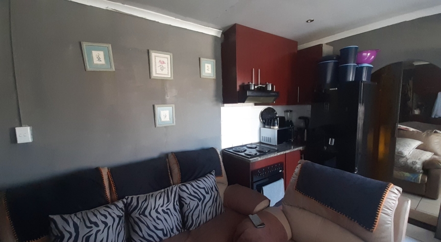 5 Bedroom Property for Sale in Lourierpark Free State